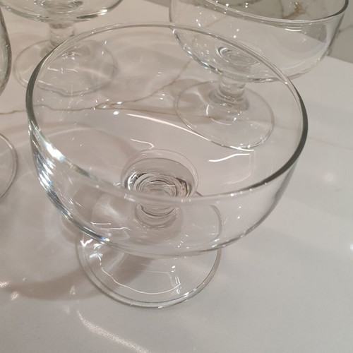 Stemmed ice cream glasses set of 4 like new