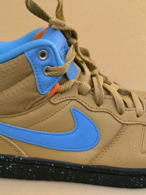 Παπούτσια Nike μεταχειρισμένα, μέγεθος 35, πολύχρωμα μποτάκια