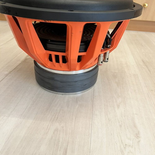 Subwoofer 18-inch like new for car audio