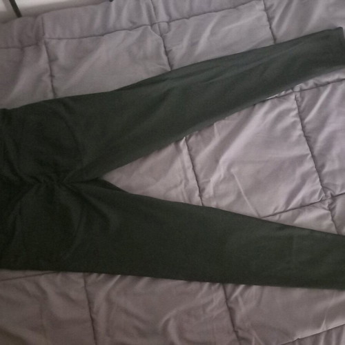 Black leggings like new with ruching at back size M