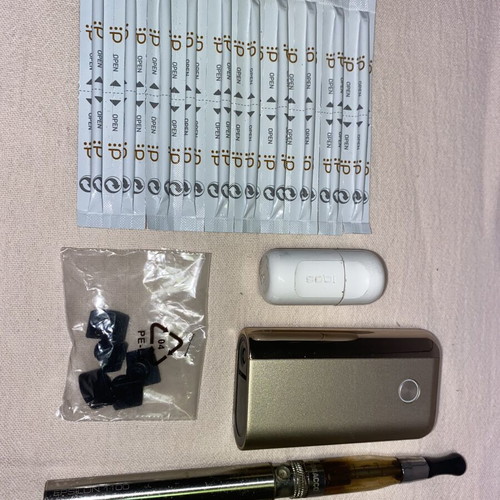 Glo Hyper+ and Vape Pen smoking devices bundle with accessories