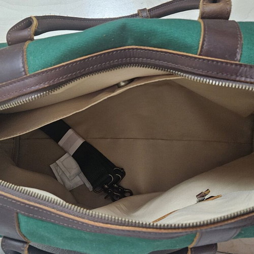 Jameson travel bag like new, green, with two compartments and strap