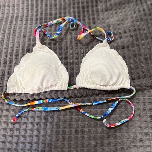 Swimwear top like new with triangle cups size M