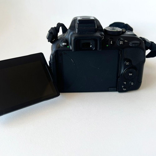 Nikon D5300 AF-P 18-55mm DSLR camera kit