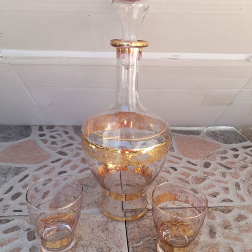 Carafe with Stopper and 2 Glasses collectible, like new, crystal with gold details