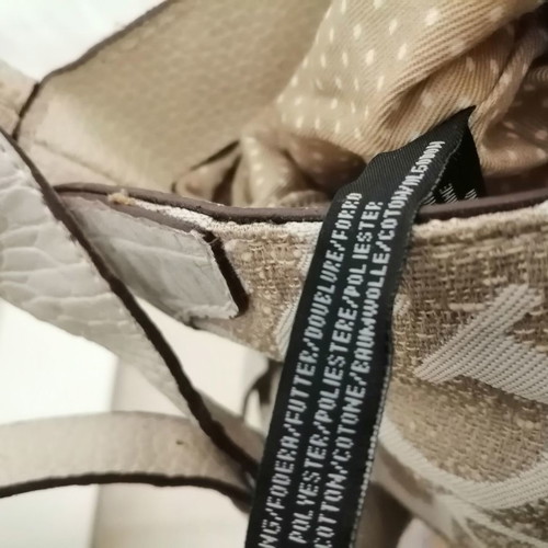 GUESS original beige crossbody bag.