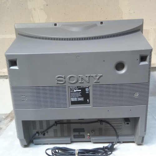 Sony Trinitron KV-25F X30 silver TV used, ideal for 1990s video games