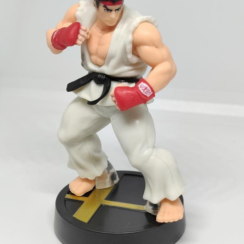 Ryu Street Fighter Amiibo figure Nintendo like new
