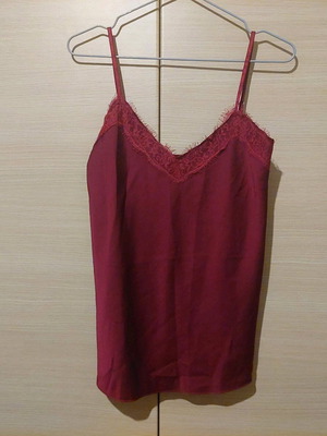 Bordeaux satin-like top with lace like new, One Size