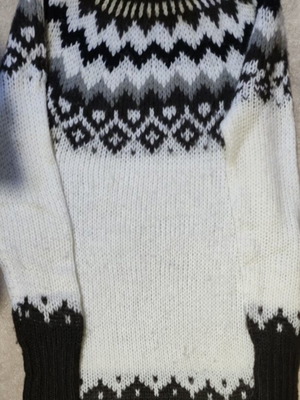 Bershka pullover knitwear size S used, white and brown