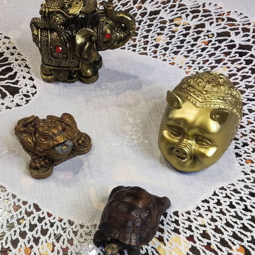 Feng Shui decorative set like new, 4 pieces for luck and prosperity
