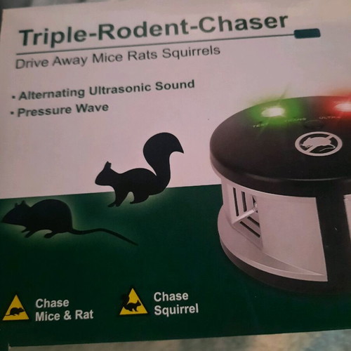 Ultrasonic pest repeller for cats and rodents new, solar powered