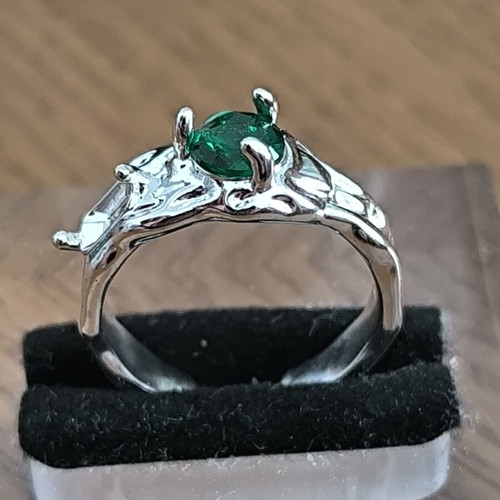 Silver ring S925 with green faceted stone