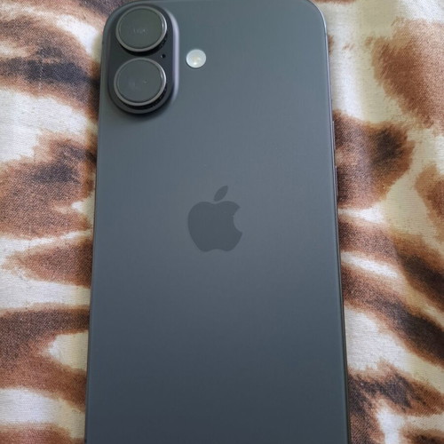 I Phone 17 black, like new, 256GB, 20+ MP camera