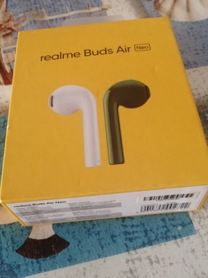 Realme Buds Air Neo earbuds used, sweat resistant, 17h battery