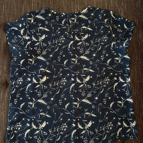 Women's blouse with floral design, like new, size XL