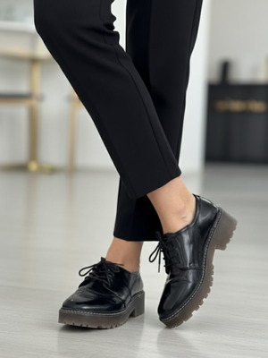 Women's black shoes like new, size 38
