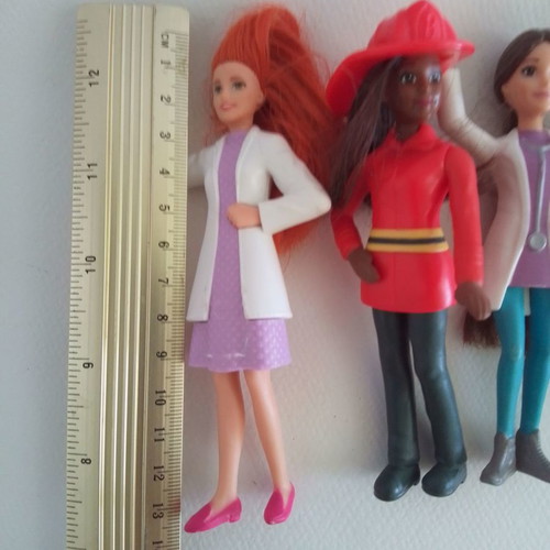 Barbie 5 collectible McDonald's figures used, pack