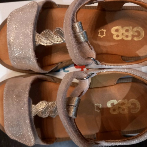 GBB children's sandals size 27 like new, pink gold detail