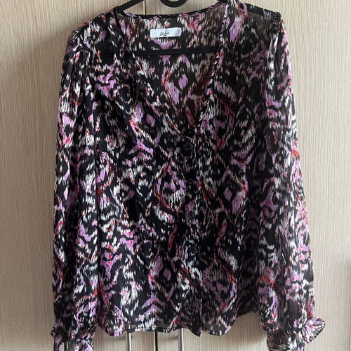 Women's shirt one size new, black multicolor