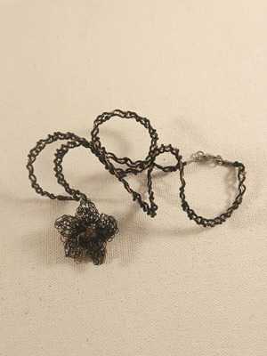 Pendant flower handwoven with metal wire made to order