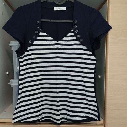 Women's striped short-sleeve top like new with decorative buttons