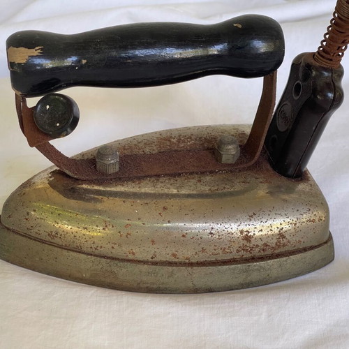 Old iron used with cable for decoration