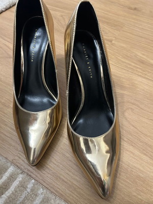 Charles & Keith high heels like new, size 39