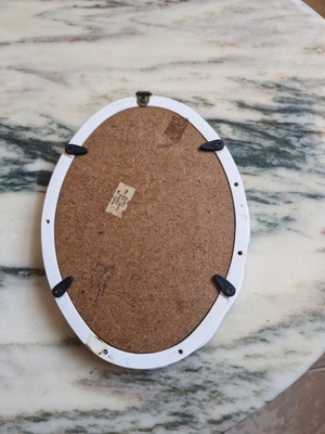 Oval ceramic frame like new