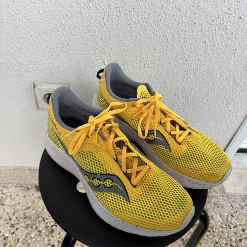 Saucony Kinvara 14 running shoes like new, men's size 44, gray and yellow
