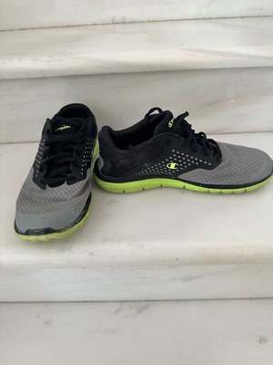 Champion мъжки спортни обувки употребявани номер 41.5