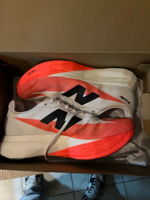 New Balance shoes new, athletic, size 41.5, white