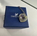 Swarovski κολιέ με ιριδίζον χρώμα και ζιργκόν, σαν καινούργιο