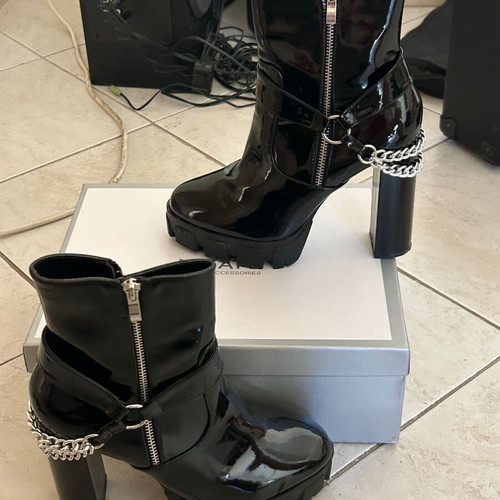 Migato boots size 41 like new, black