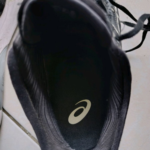 Asics Gel Kayano 31 used, size 42, black and white