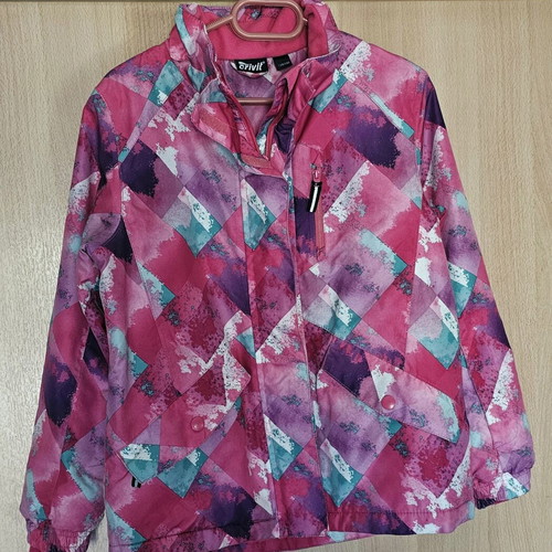 Kids ski jacket like new, size 9-10 years