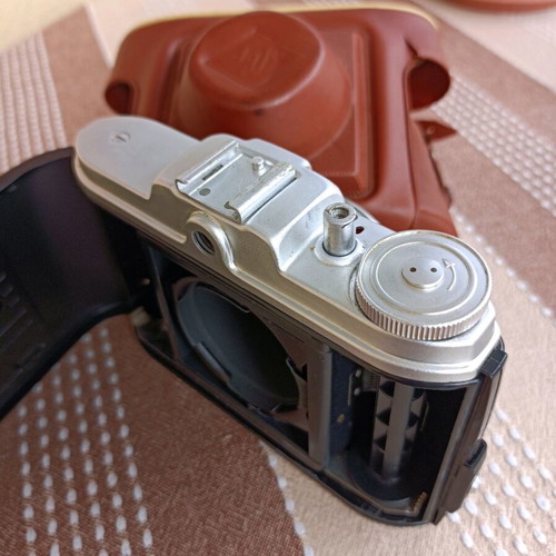 Agfa Isola II used camera with Agnar f/6.3 lens