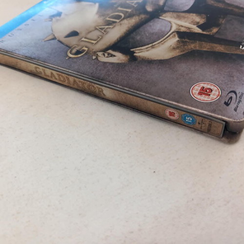 Gladiator Steelbook Edition Blu-Ray used, includes 4 cards and 4K Ultra HD DVD