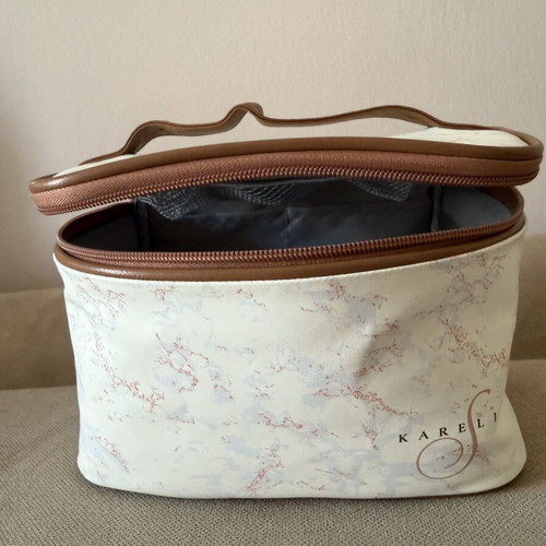 Toiletry bag with large capacity for creams and cosmetics