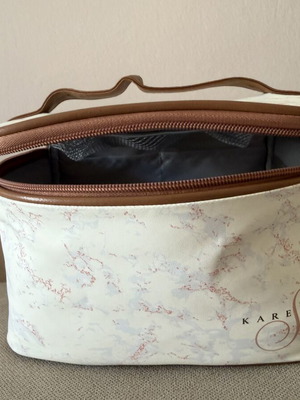 Toiletry bag with large capacity for creams and cosmetics