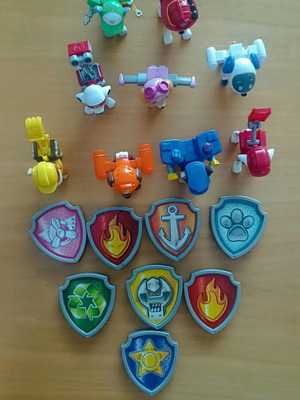 Paw Patrol figures like new, puppies with rescue gear