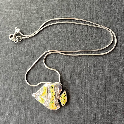 Silver fish-shaped pendant like new with enamel and zircon