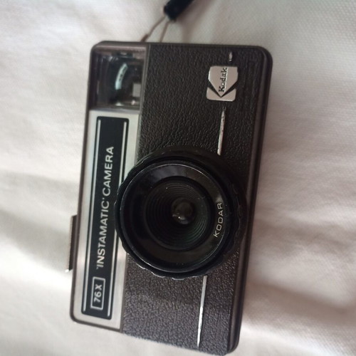 Kodak Instamatic 76X camera