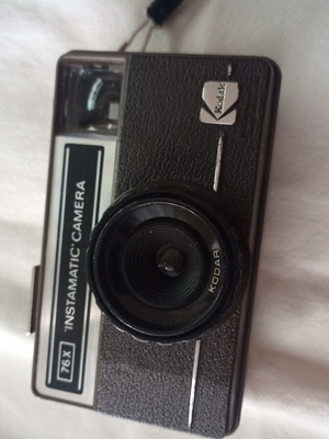 Kodak Instamatic 76X camera