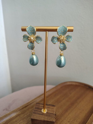 Gold earrings with zircon, turquoise and pearls