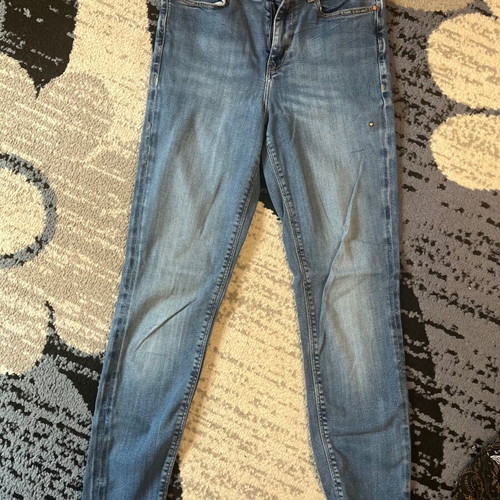 Guess women's jeans like new, blue, sizes M and L