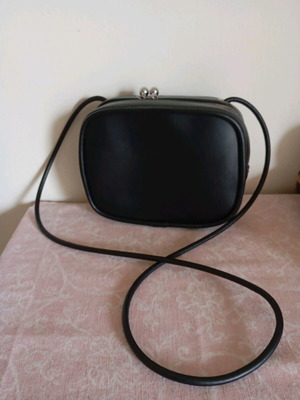 Jenny Fairy crossbody bag black like new