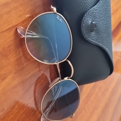 Ray Ban Round Metal 0RB3447 001/3F Sunglasses like new, gold