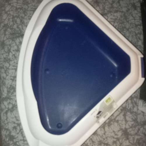 Spectra corner cat litter box used 38 x 56 x 14cm