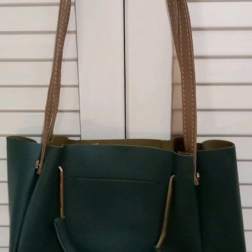 Shoulder or handheld bag green new with zipper